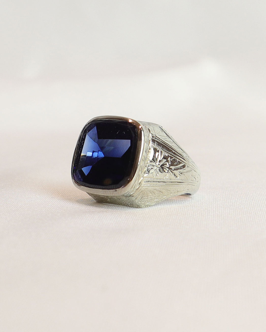 Anello antico zaffiro idrometrale cod. 7841