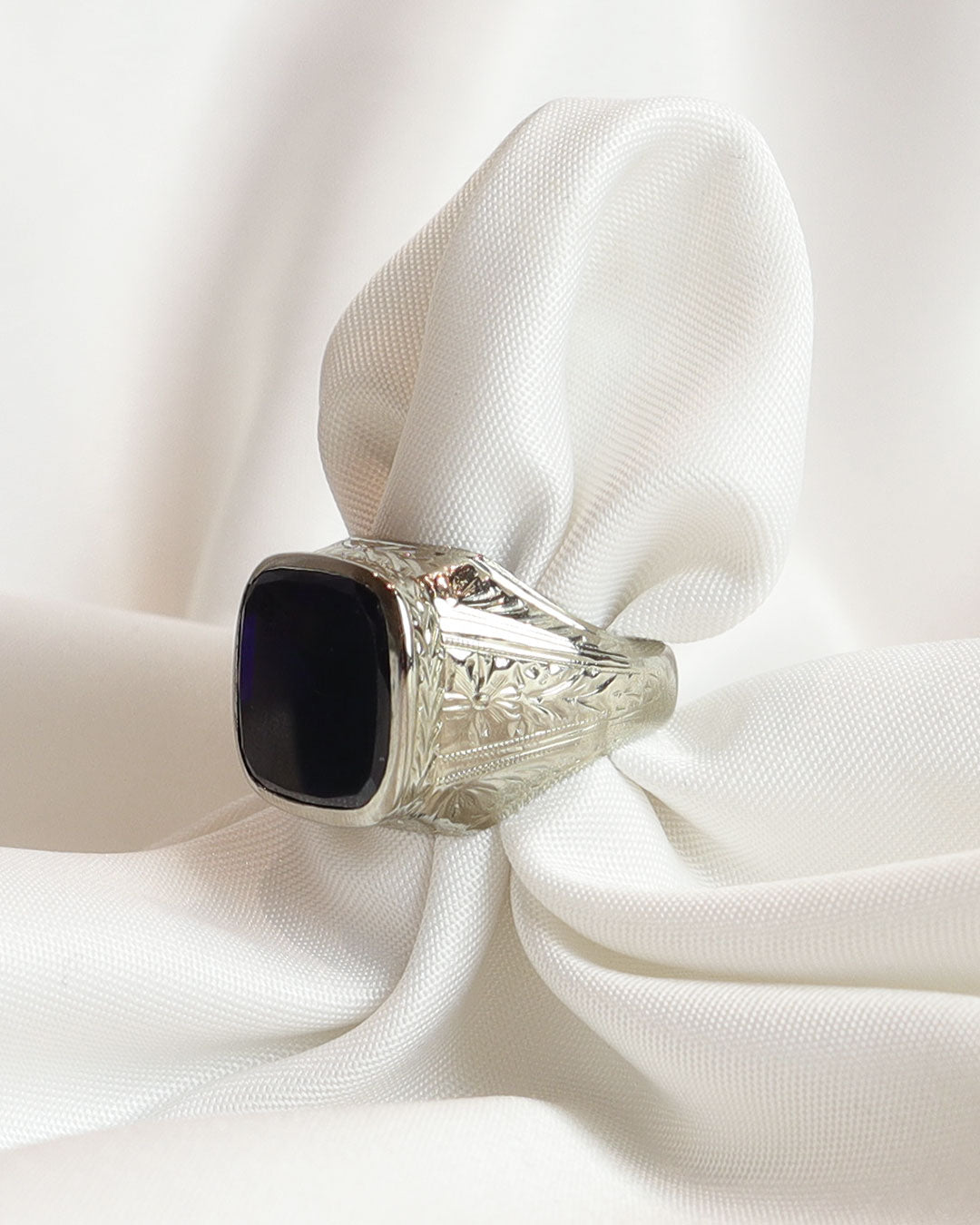 Anello antico zaffiro idrometrale cod. 7841