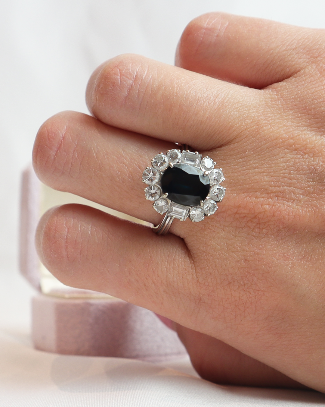 Anello con zaffiro cod. 6587