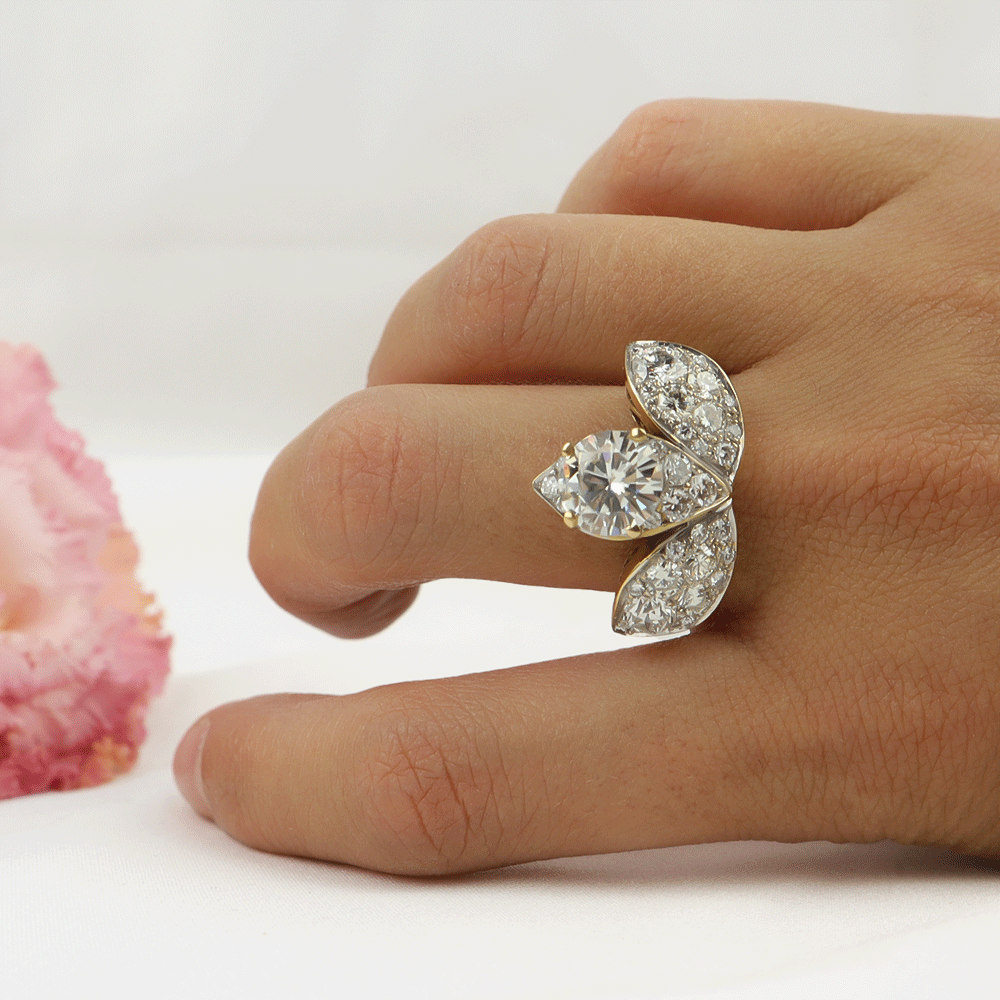 Anello oro, diamanti e moissanite cod. 6674