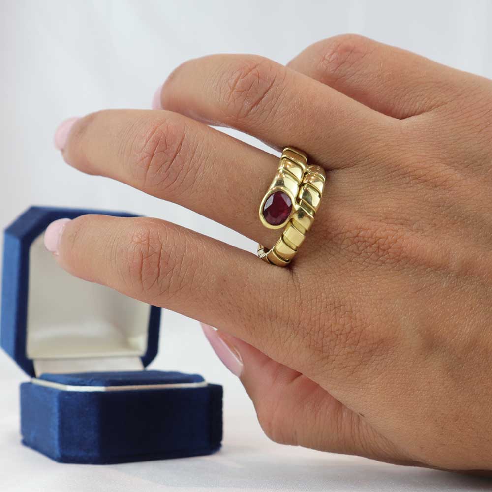 Anello oro giallo e rubino cod. 7863