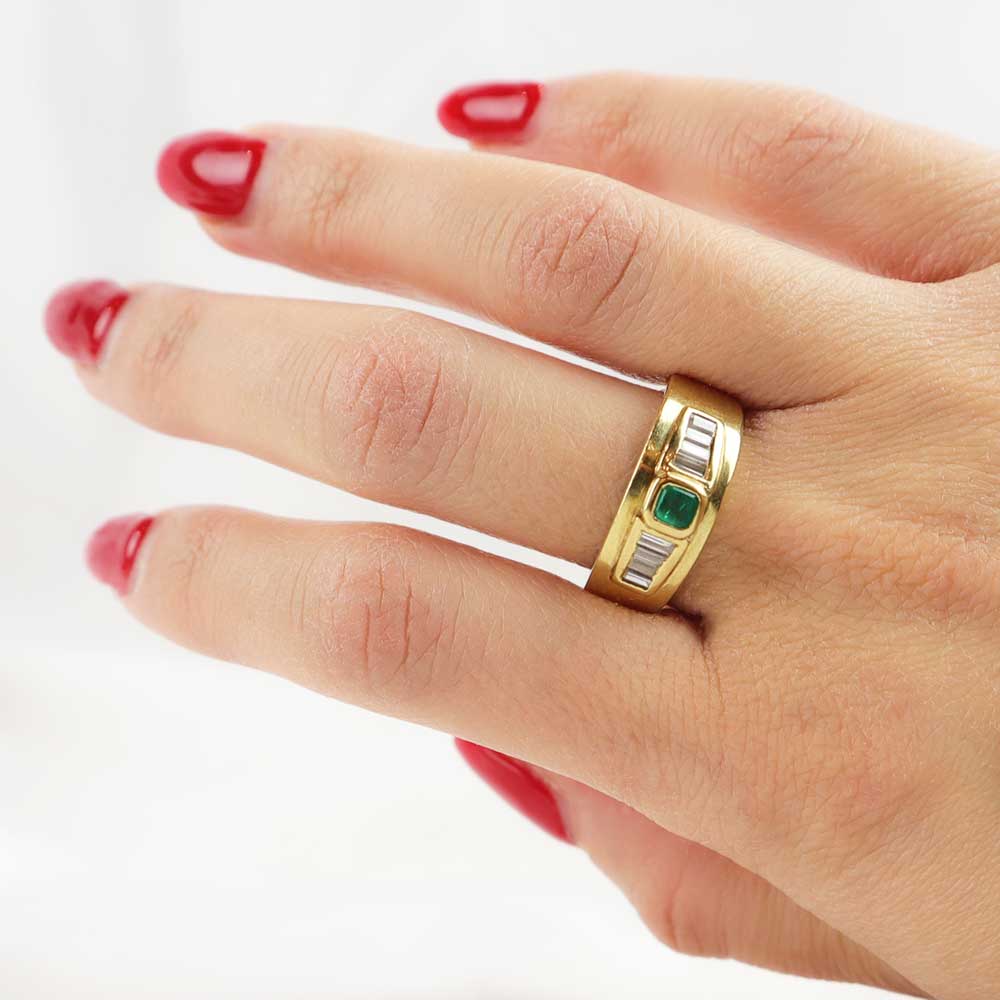 Anello vintage con smeraldo cod. 7163