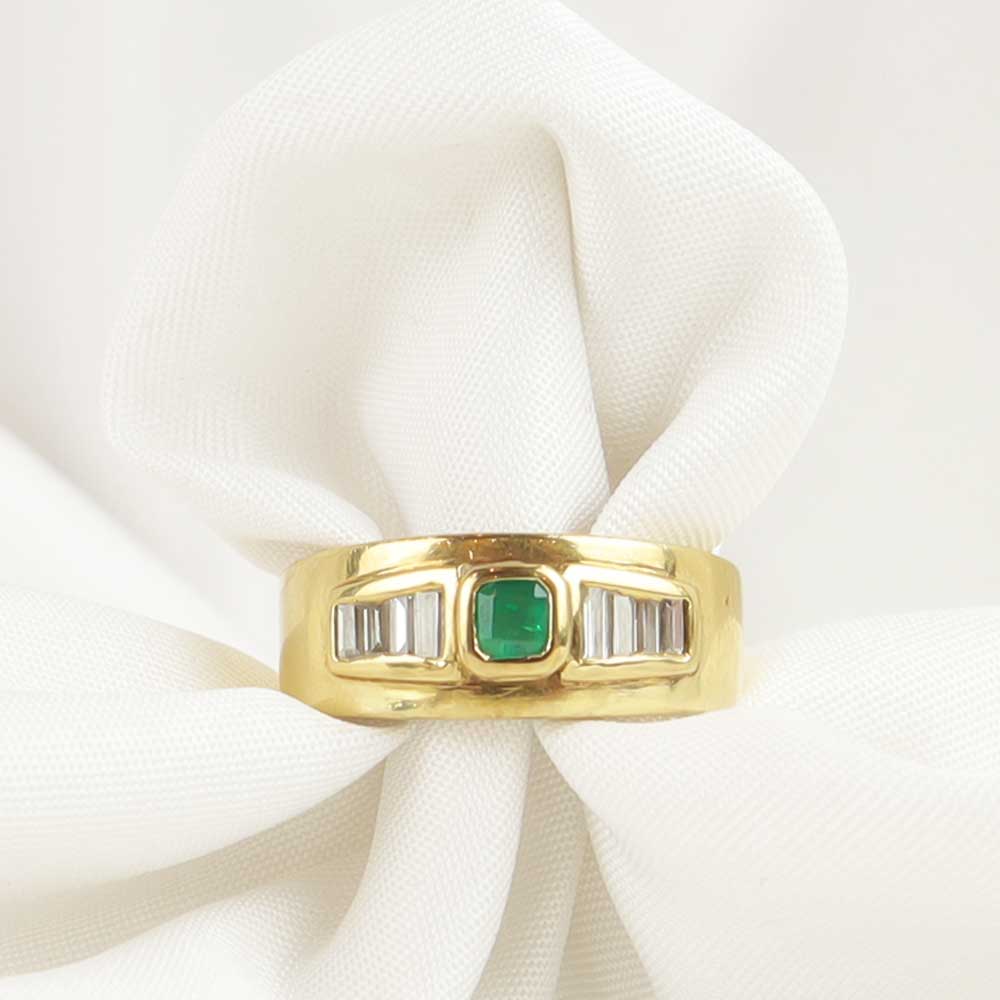Anello vintage con smeraldo cod. 7163