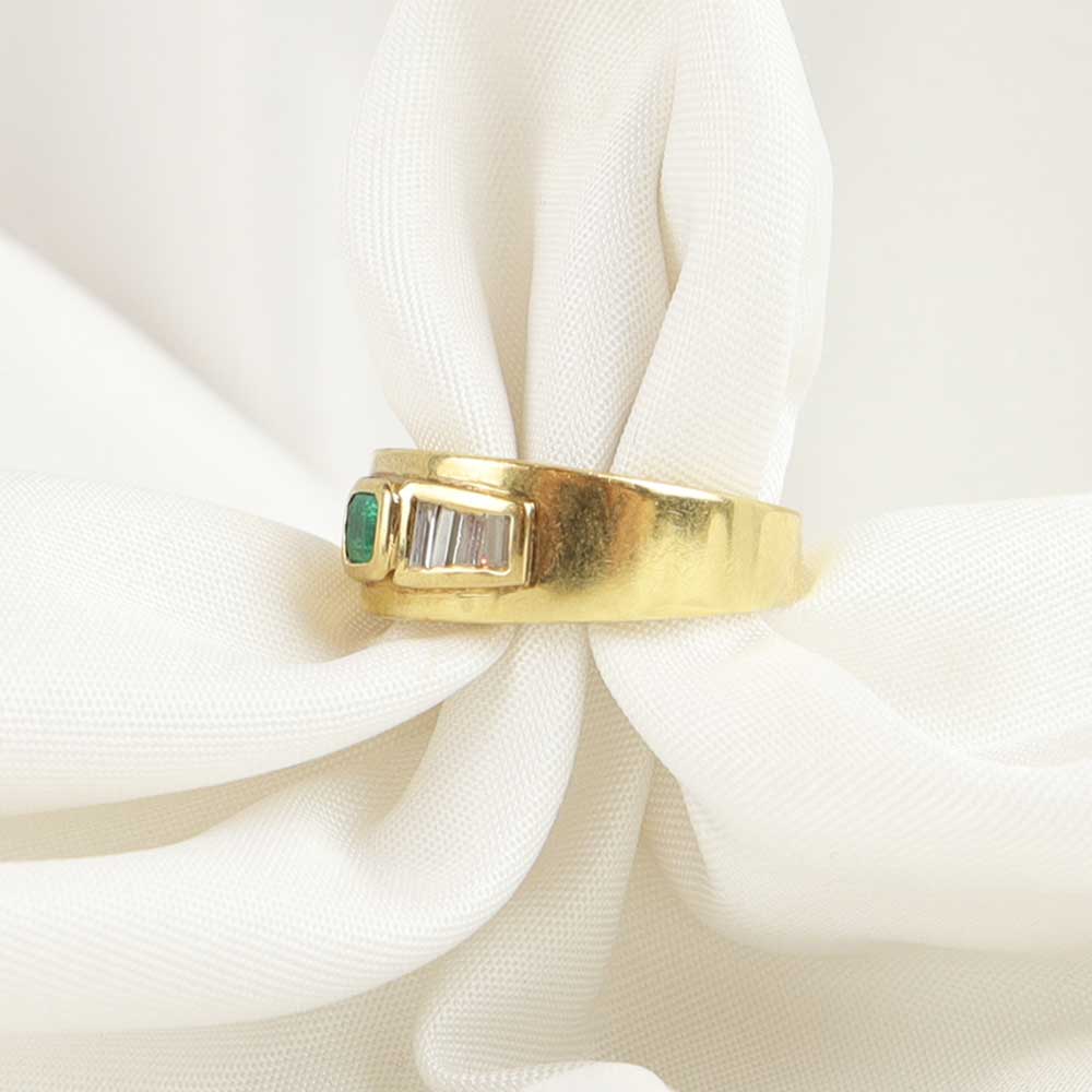 Anello vintage con smeraldo cod. 7163