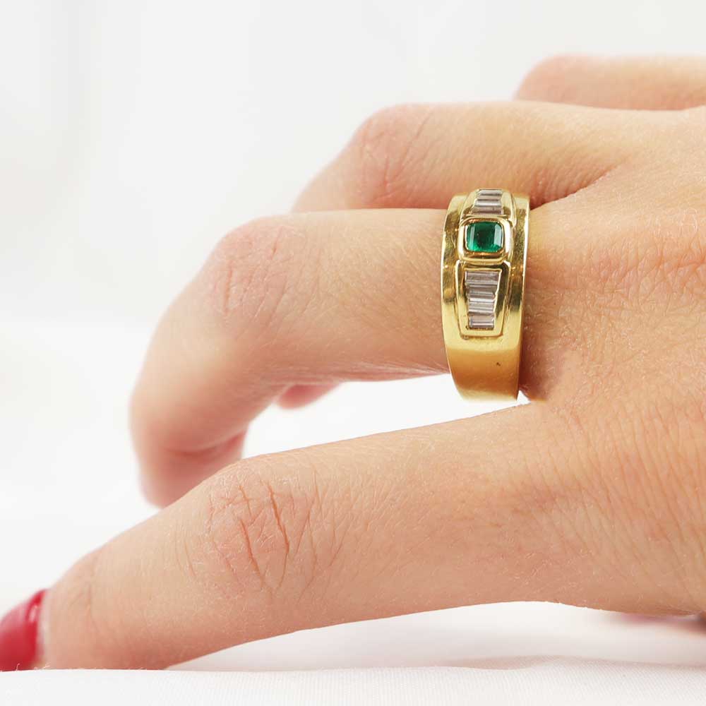 Anello vintage con smeraldo cod. 7163