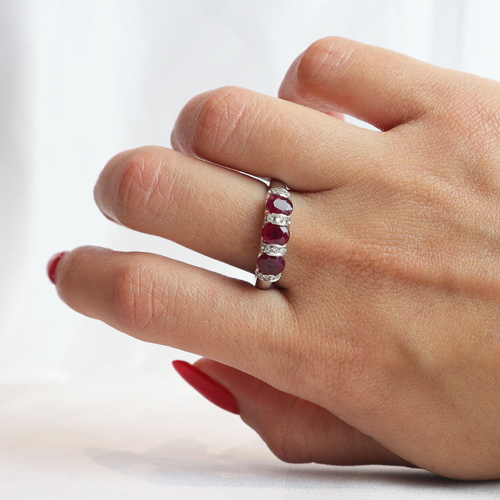 Anello vintage rubini e brillanti cod. 7904