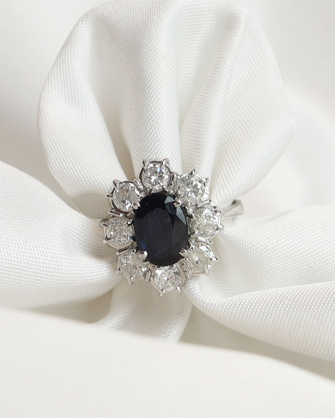 Anello vintage zaffiro australiano cod. 7923