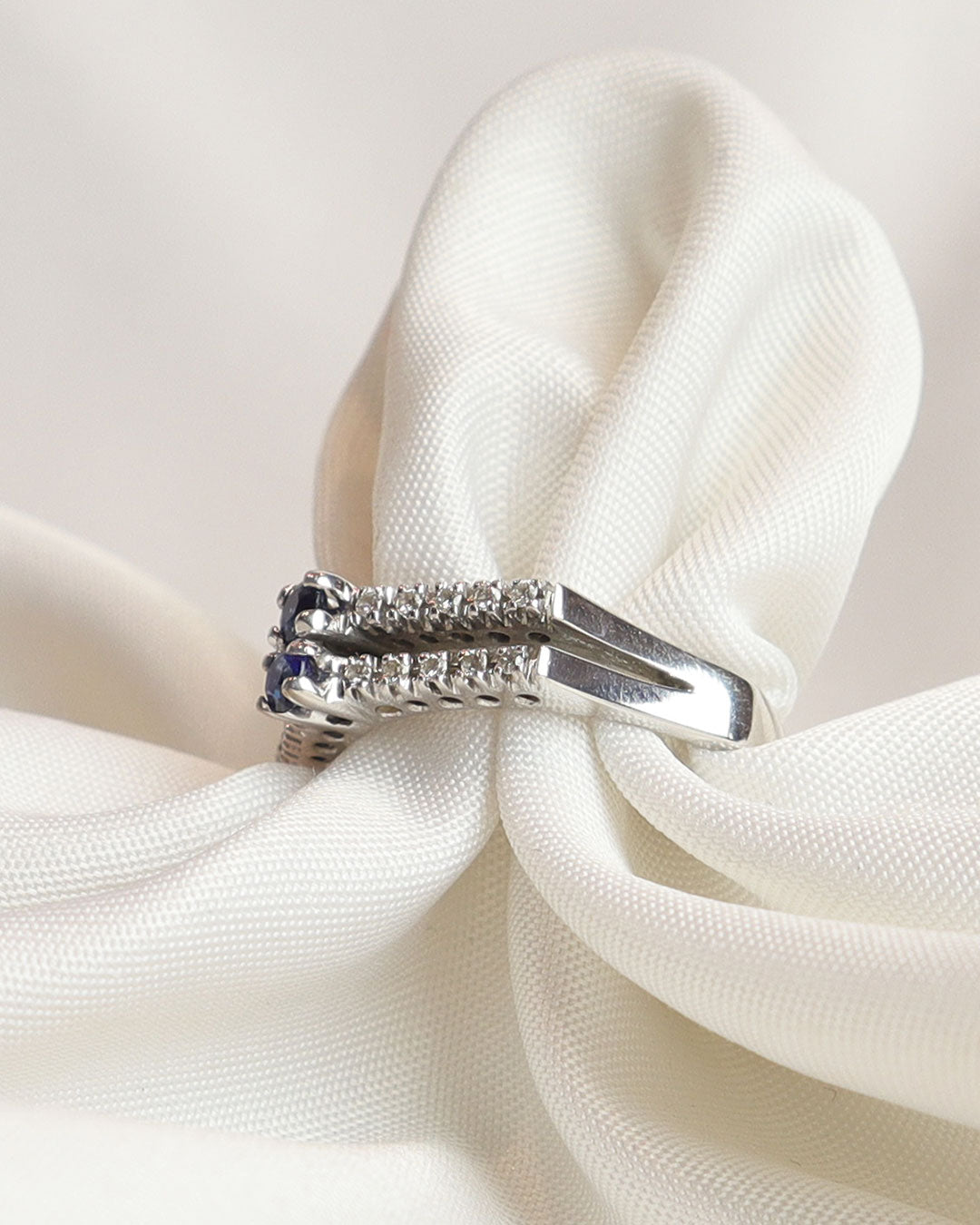 Anello zaffiri cod. 0012