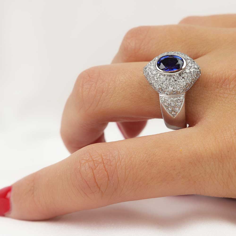 Anello zaffiro e pavè diamanti cod. 6654
