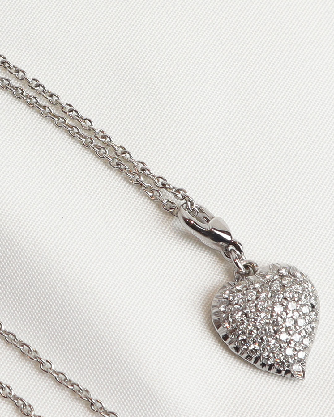 Catena con ciondolo cuore oro bianco cod. 7895