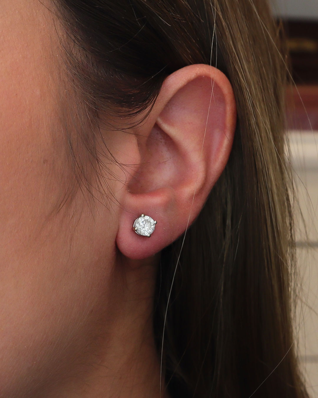 Orecchini punto luce cod. 0024