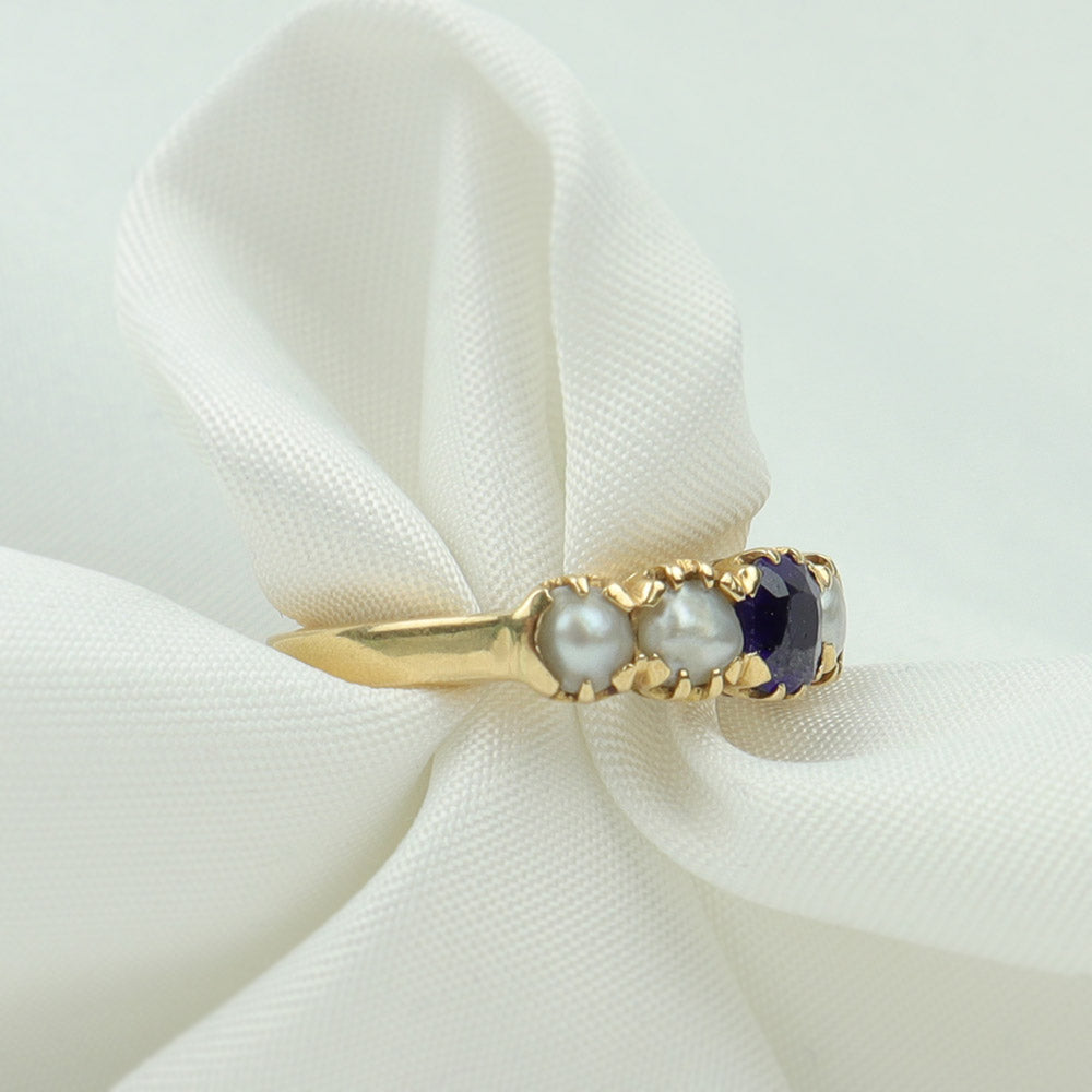 Anello zaffiro e microperle cod. 5636