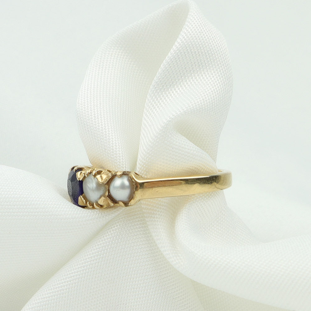 Anello zaffiro e microperle cod. 5636