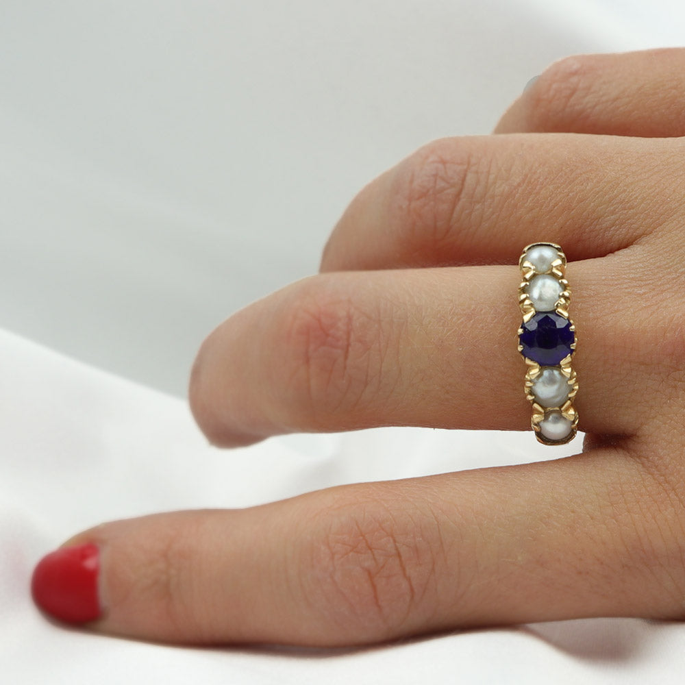 Anello zaffiro e microperle cod. 5636