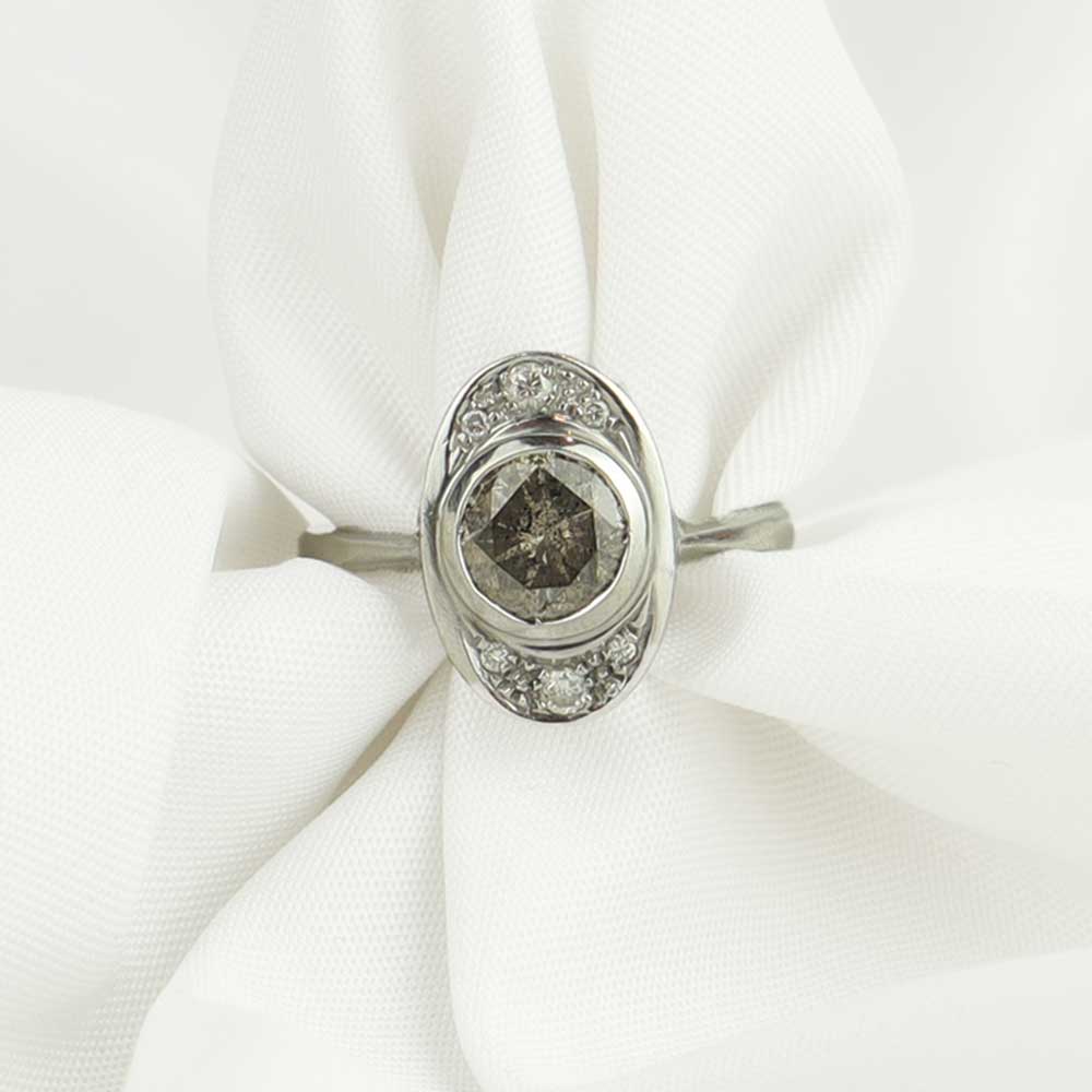Anello con diamante cod. 7357 - Oro Tesori