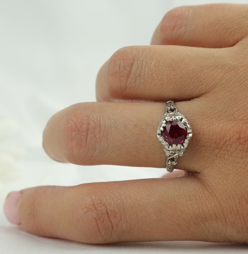 Anello antico 'liberty' con rubino cod. 6590