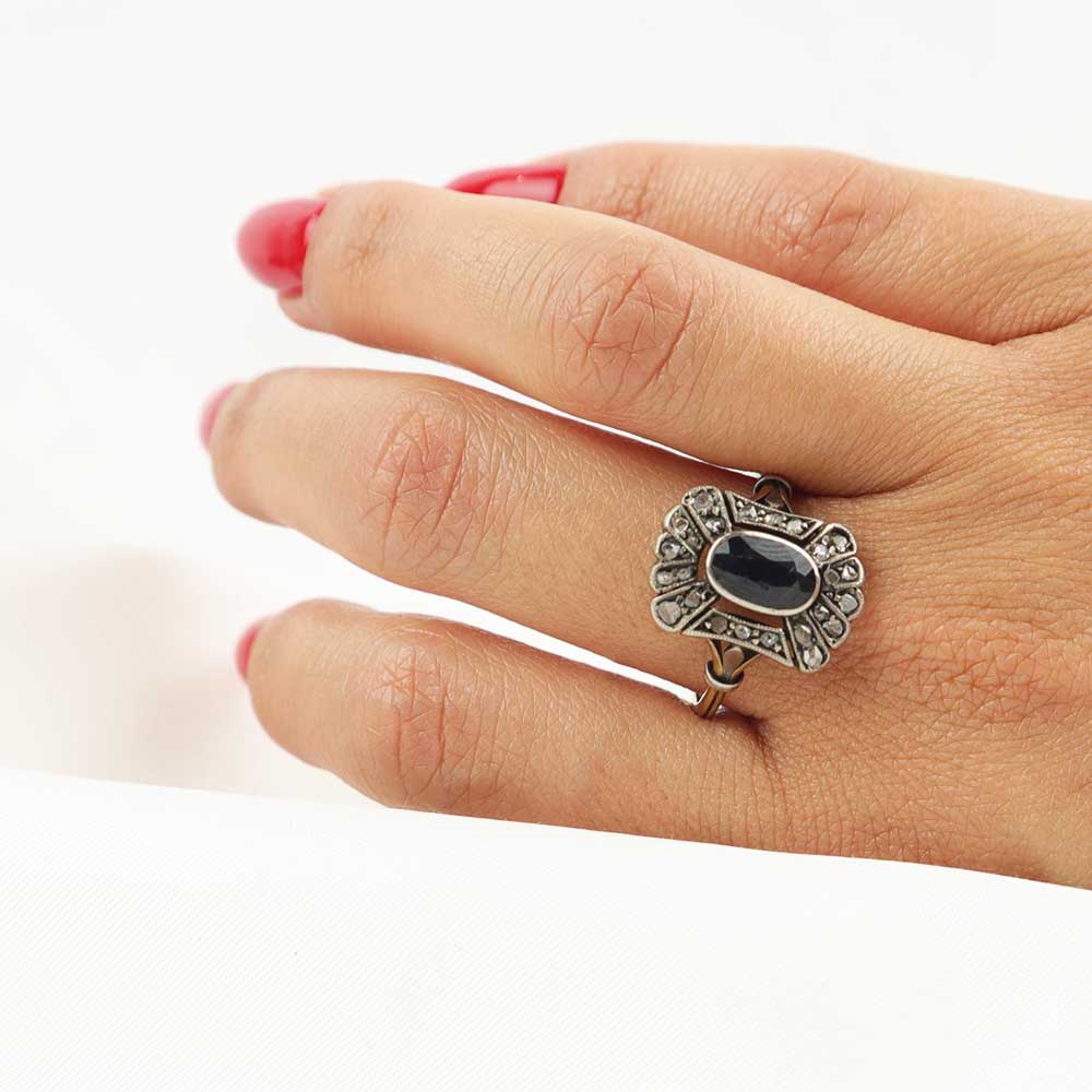 Anello vintage zaffiro cod. 6587 - Oro Tesori