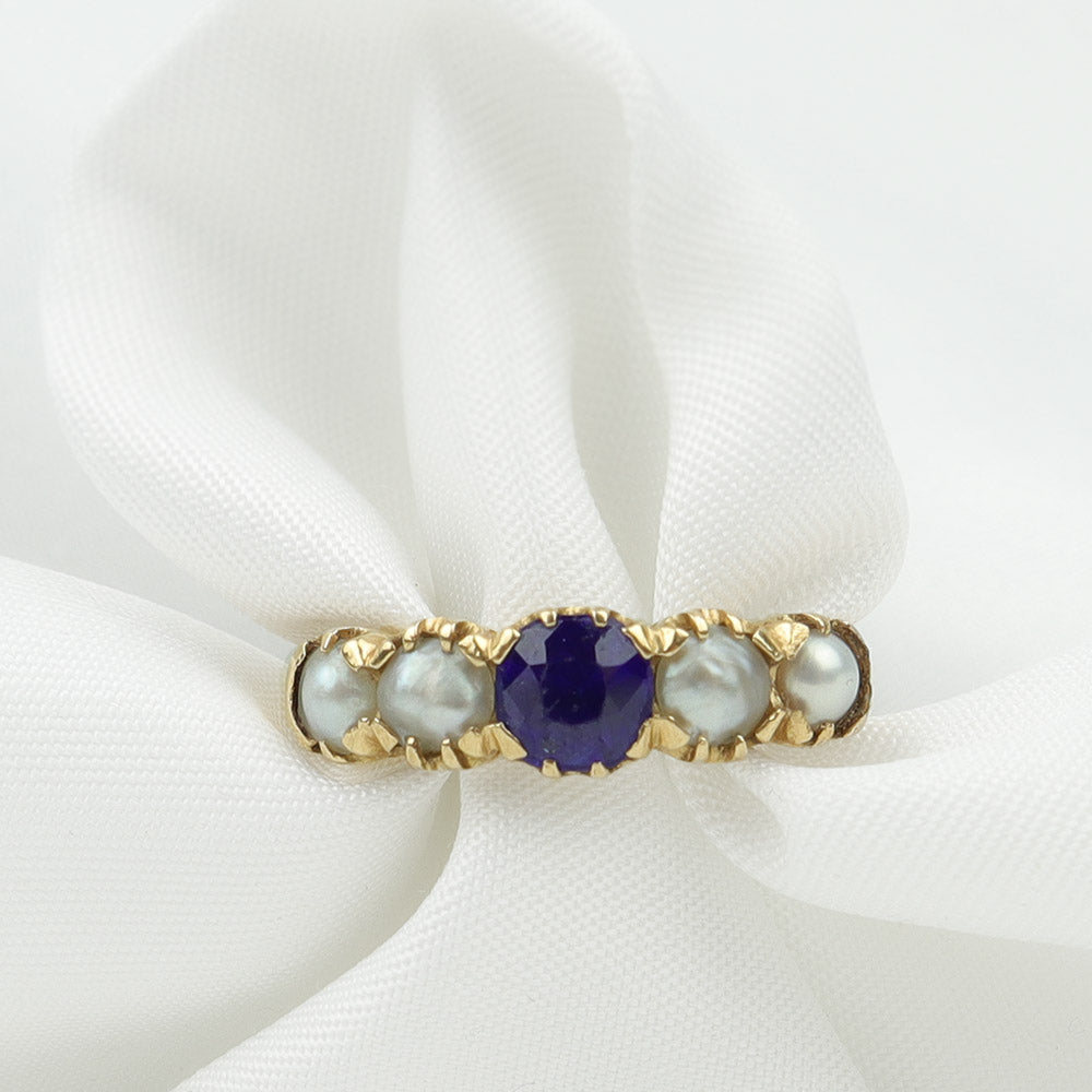 Anello zaffiro e microperle cod. 5636