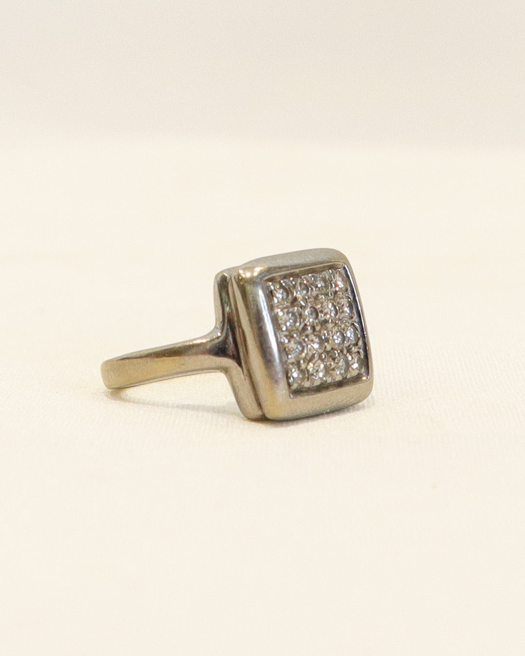 Anello da mignolo Damiani cod. 003A