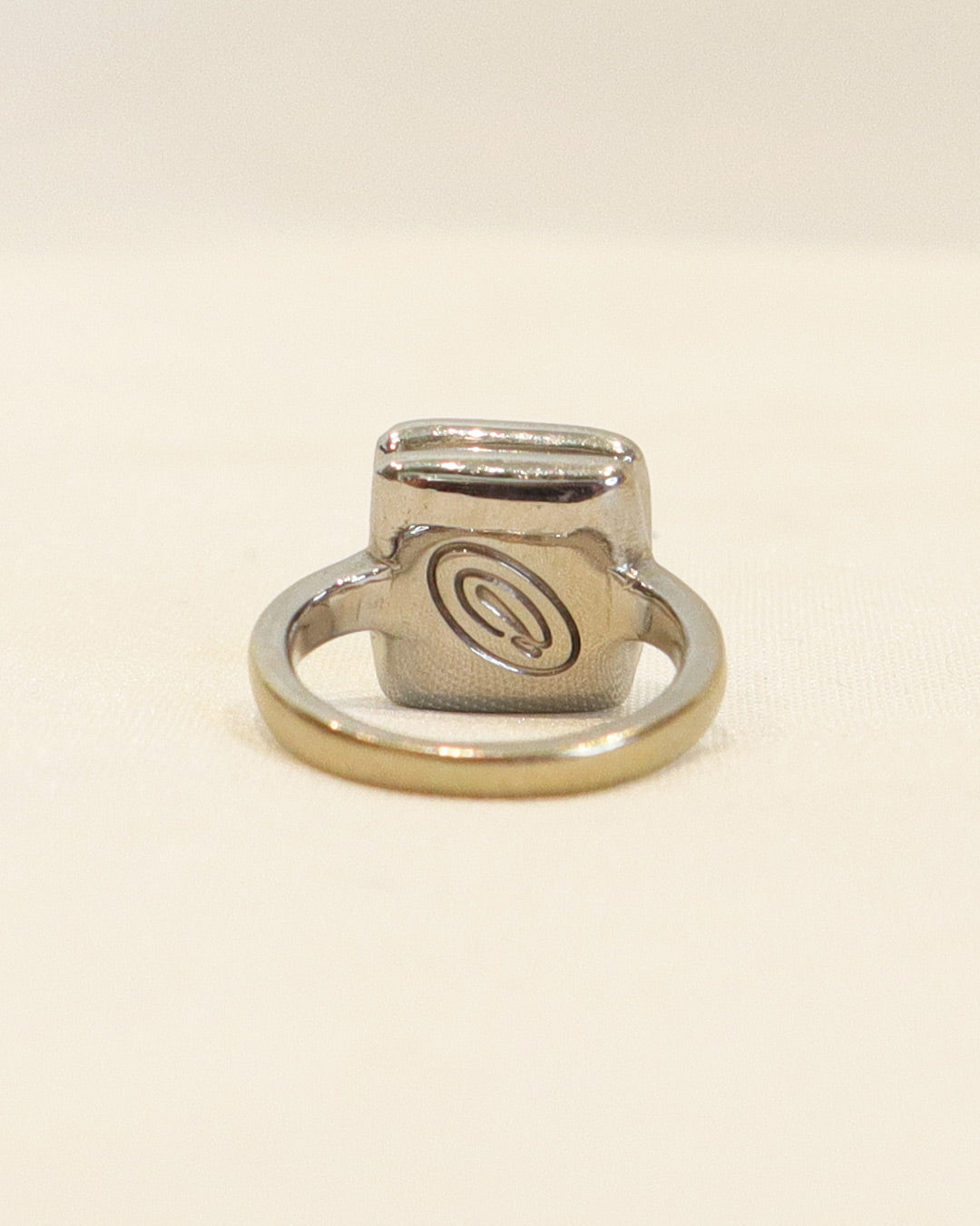 Anello da mignolo Damiani cod. 003A