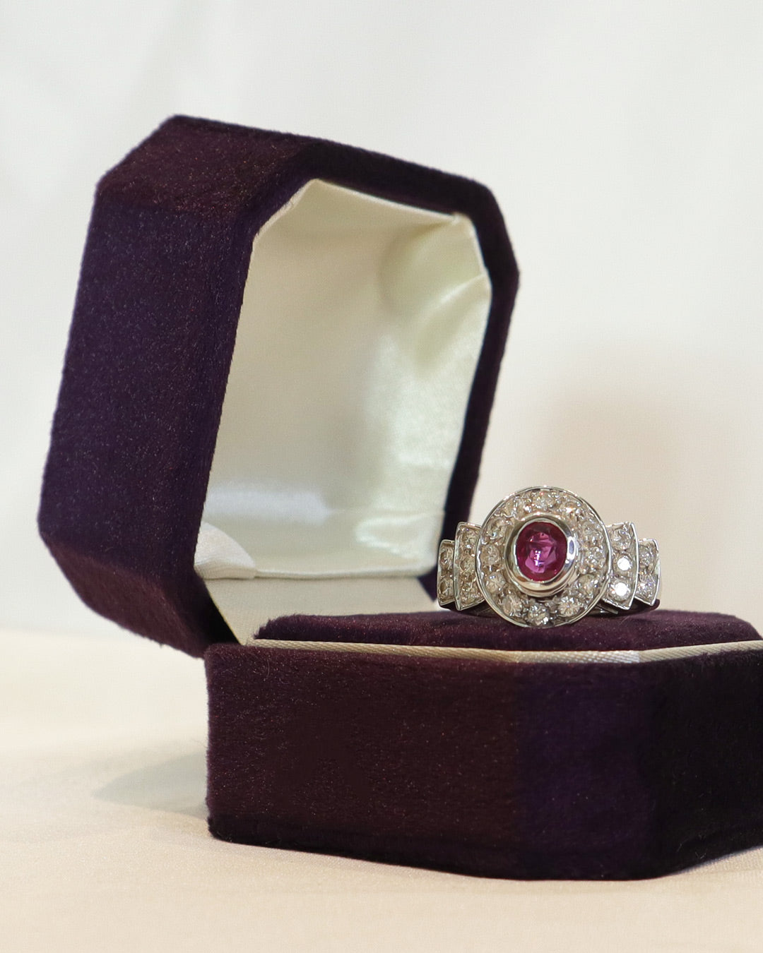 Anello vintage rubino cod. 8221