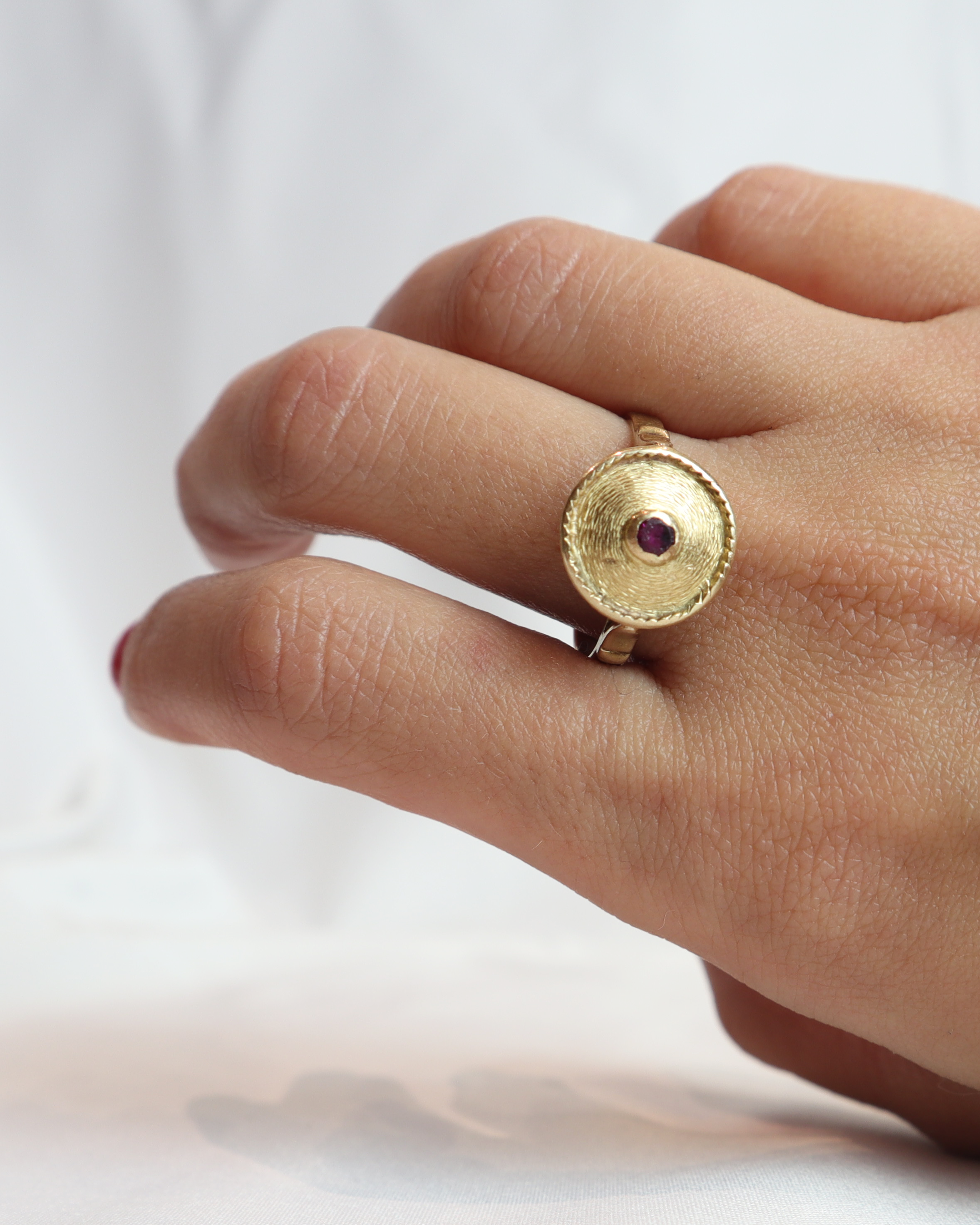 Anello vintage con rubino cod. 0010