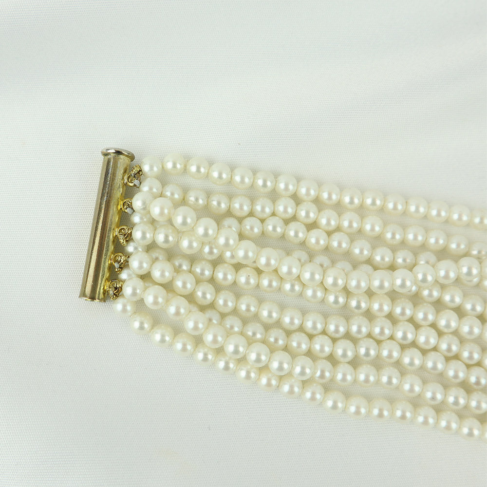 Antique bracelet with pearls and coral